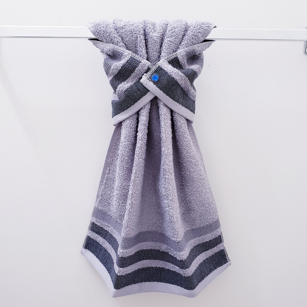 💙3 LEFT💙#0970-C ●NEW Gray Hang'N'Snap Hand Towel 🤍BLUE JEWEL SNAP